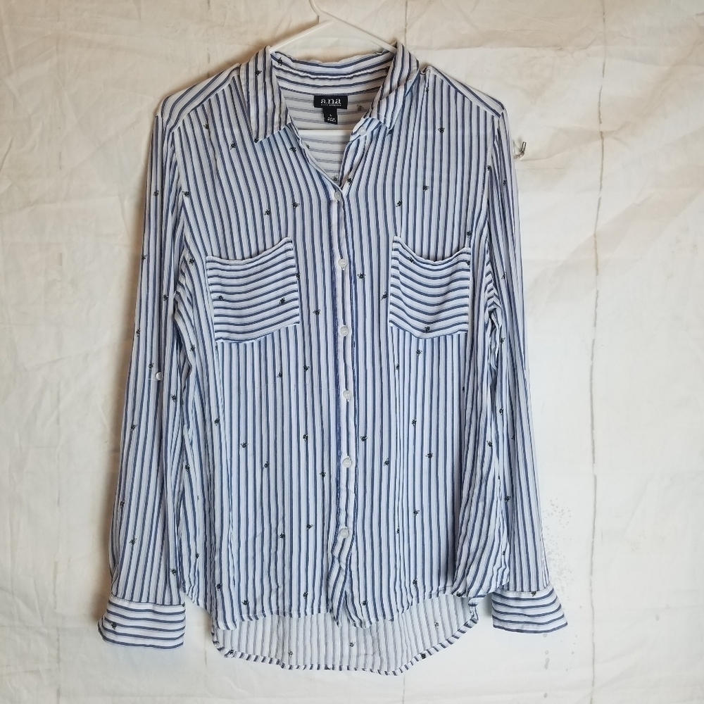 A,n,a long sleeve striped bee button front top